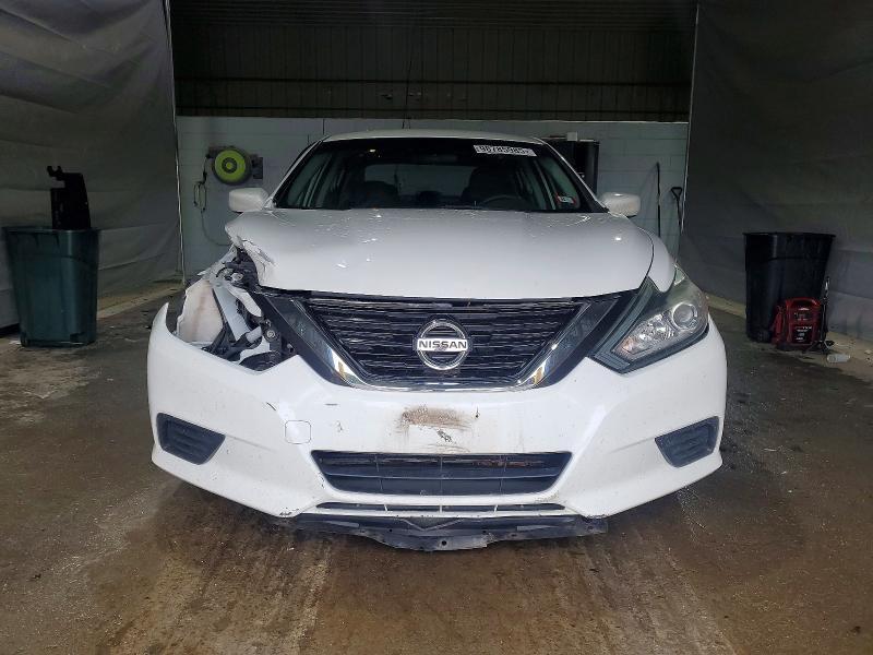 2017 Niss Altima