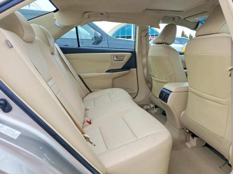 2016 Toyota Camry le