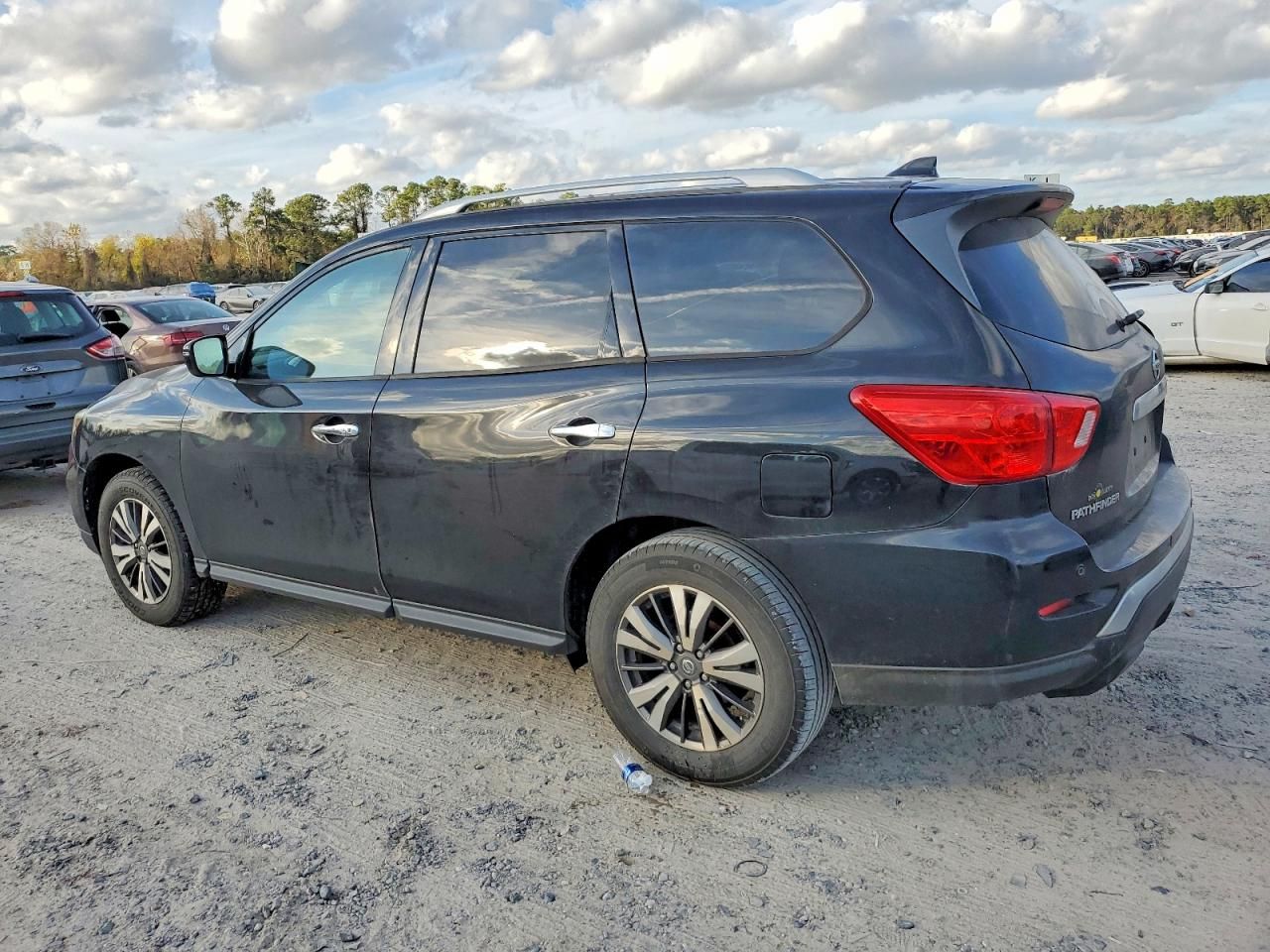 2019 Nissan Pathfinder s