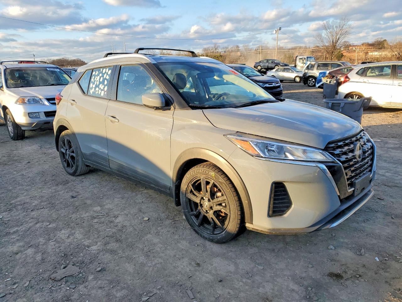 2023 Nissan Kicks sv