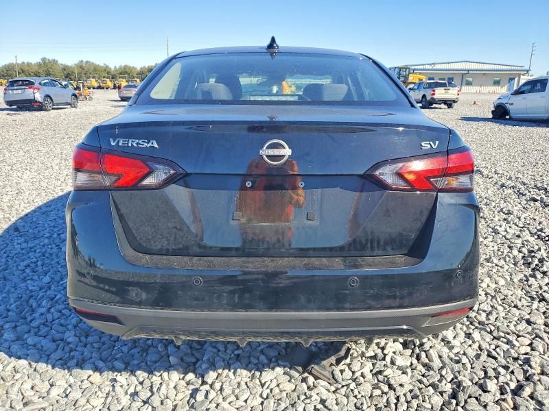 2023 Nissan Versa sv