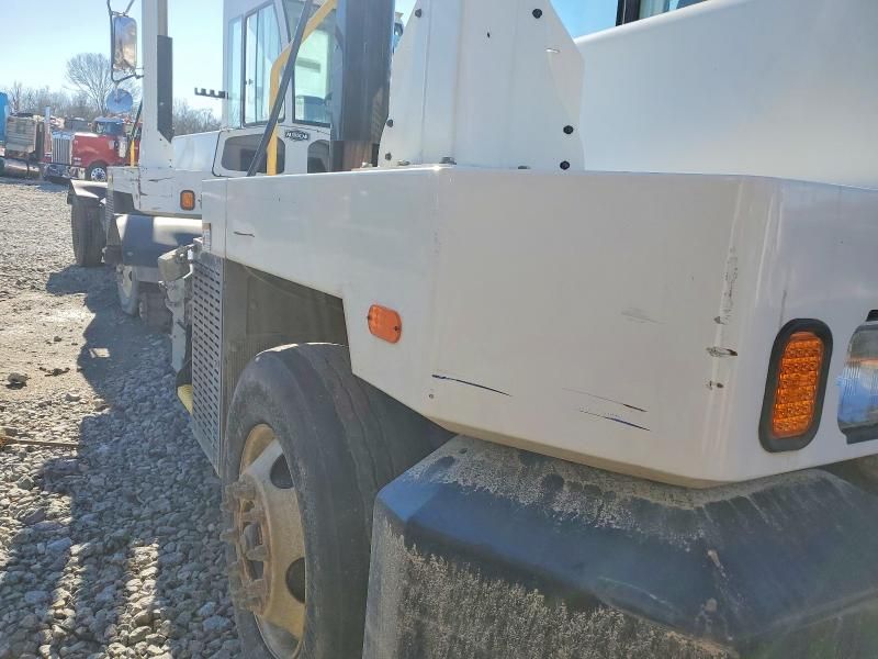 2022 Autocar Llc 2022 Autocar Xspotter OFF-HIGHWAY Yard Truck