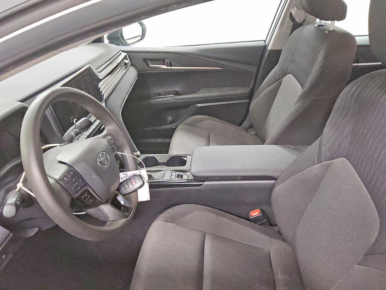 2025 Toyota Camry le