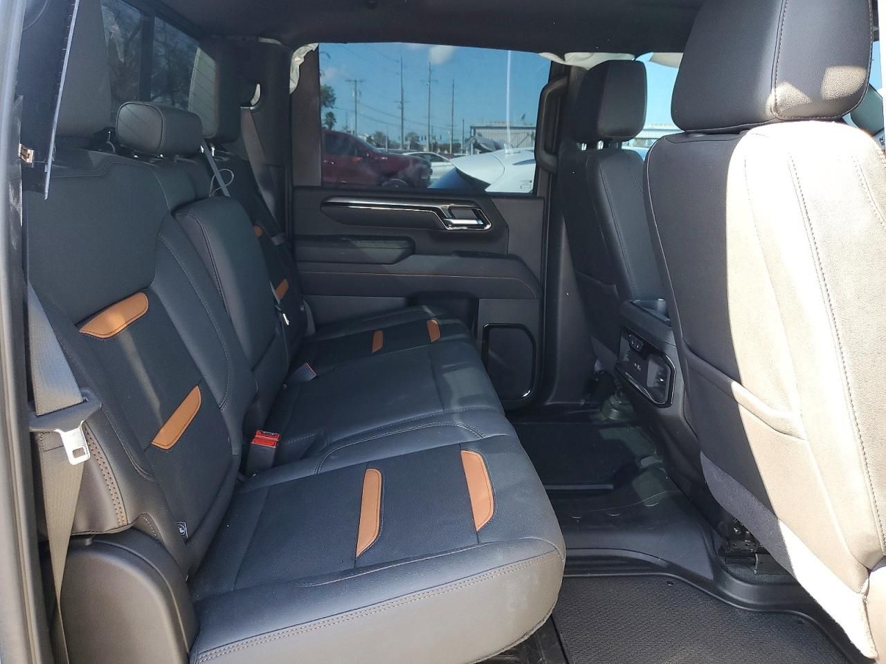 2025 GMC Sierra K2500 AT4