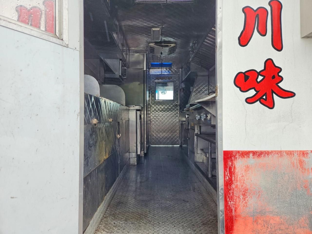 1998 Freightliner Delivery Truck