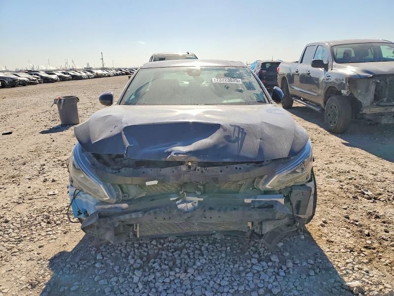 2021 Nissan Altima sv