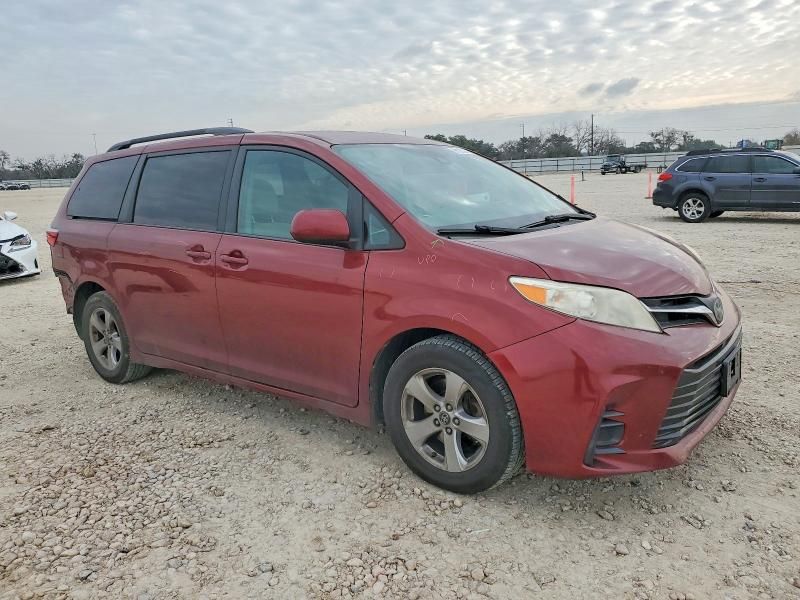 2018 Toyota Sienna le