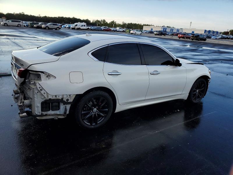 2015 Infiniti Q70 3.7