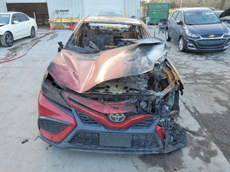 2021 Toyota Camry se