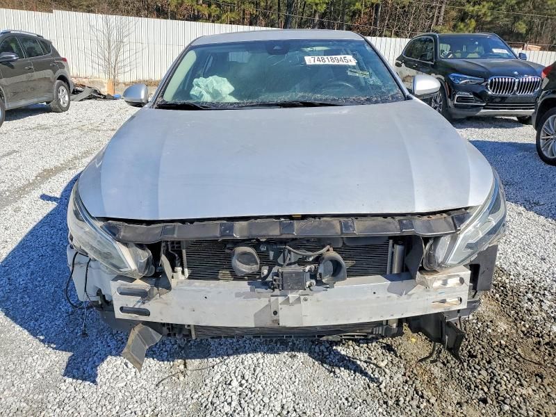 2019 Nissan Altima sv