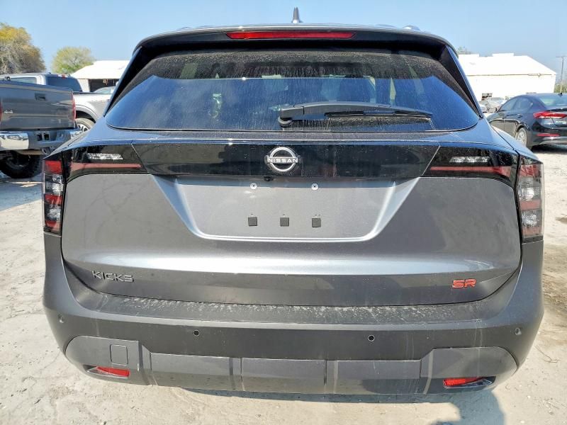 2025 Nissan Kicks sr