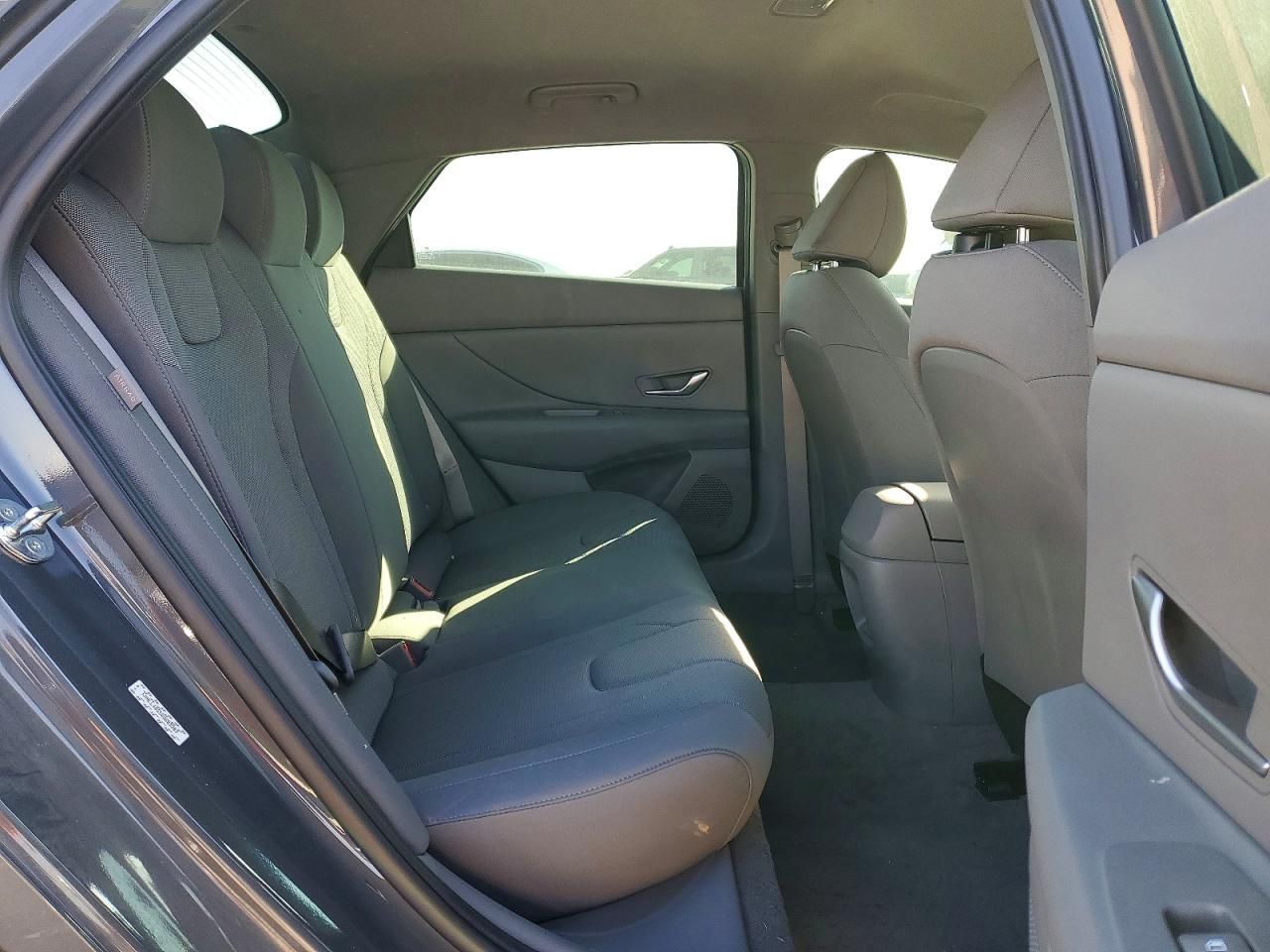 2024 Hyundai Elantra se