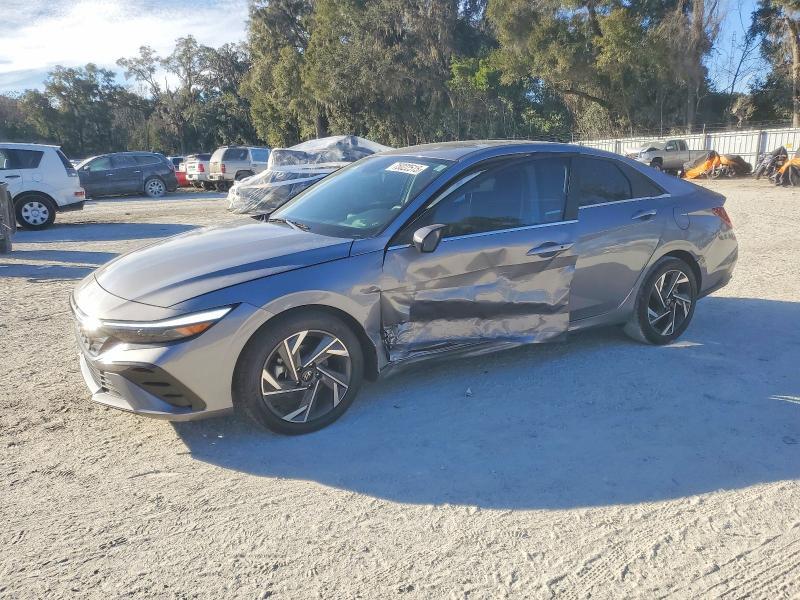 2025 Hyundai Elantra sel Convenience