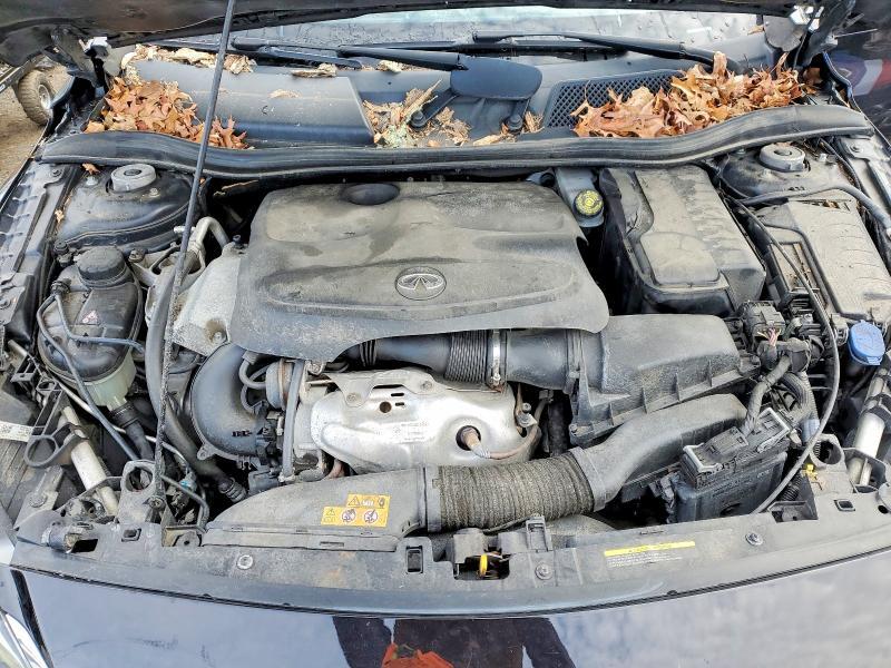 2018 Infinity Qx30 Base