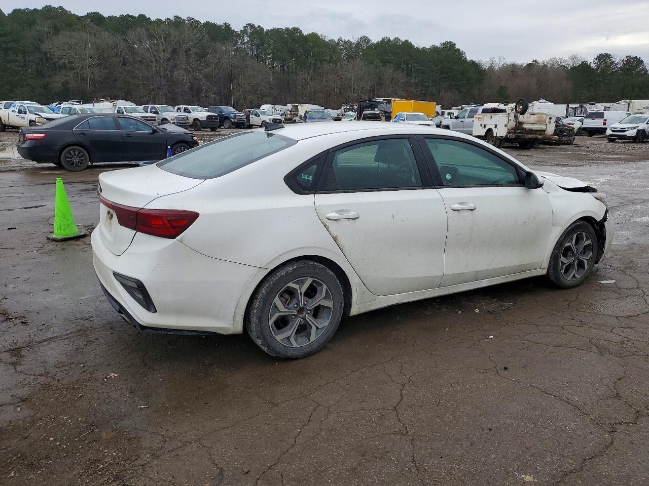 2021 KIA Forte fe