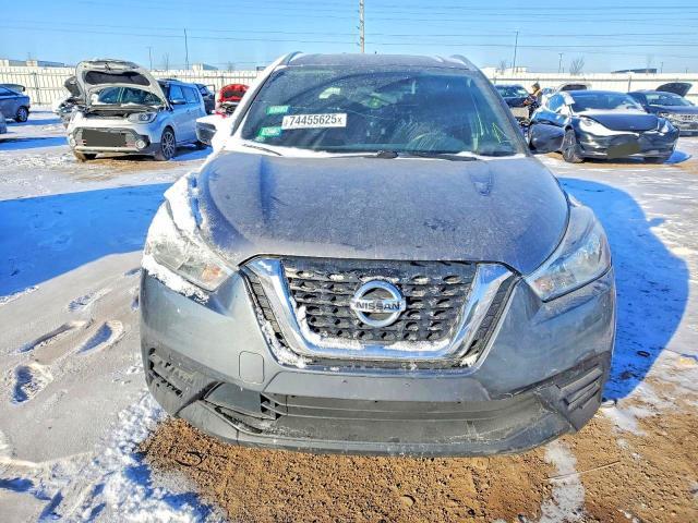 2019 Nissan Kicks s