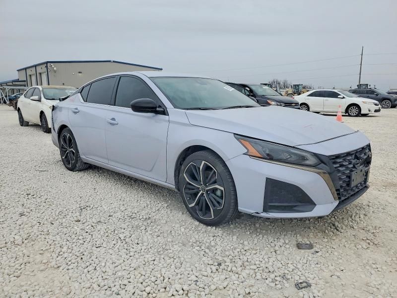 2025 Nissan Altima sr