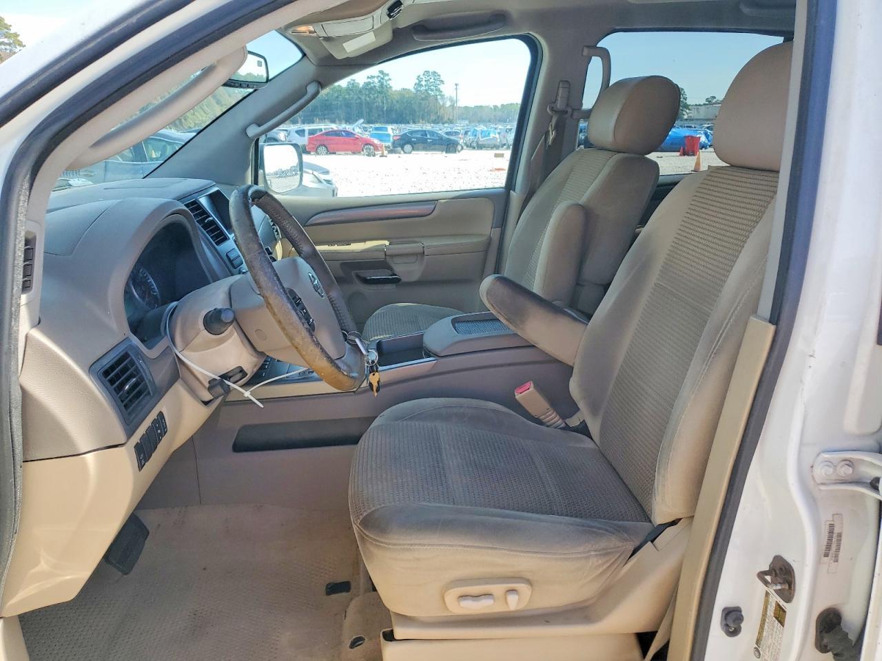 2012 Nissan Armada sv