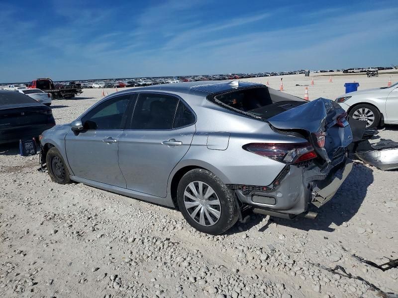 2022 Toyota Camry le