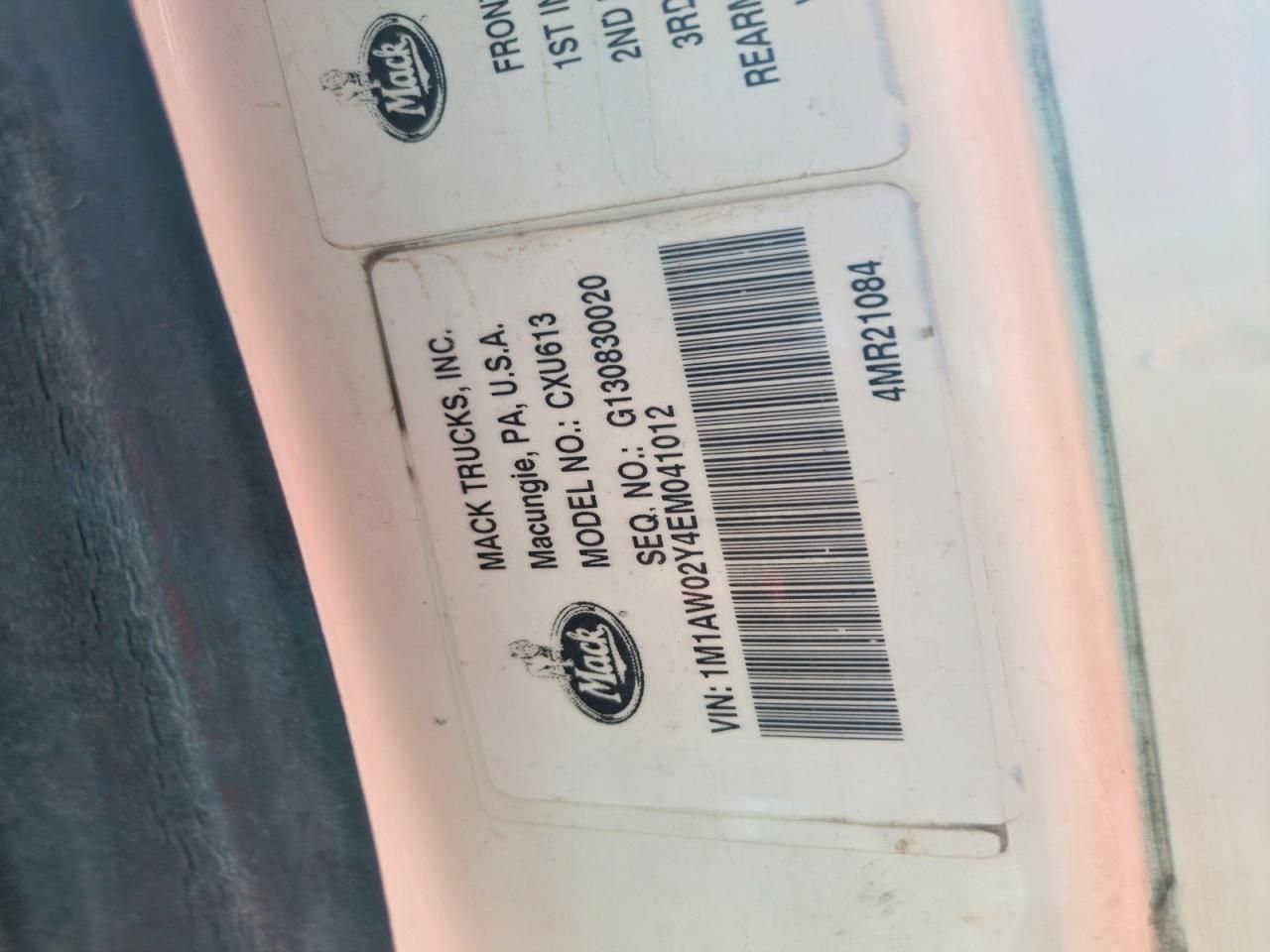 2014 Mack CXU613 Semi Truck