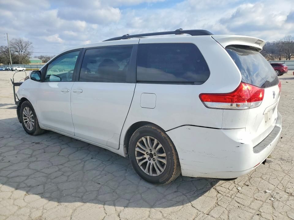 2013 Toyota Sienna xle