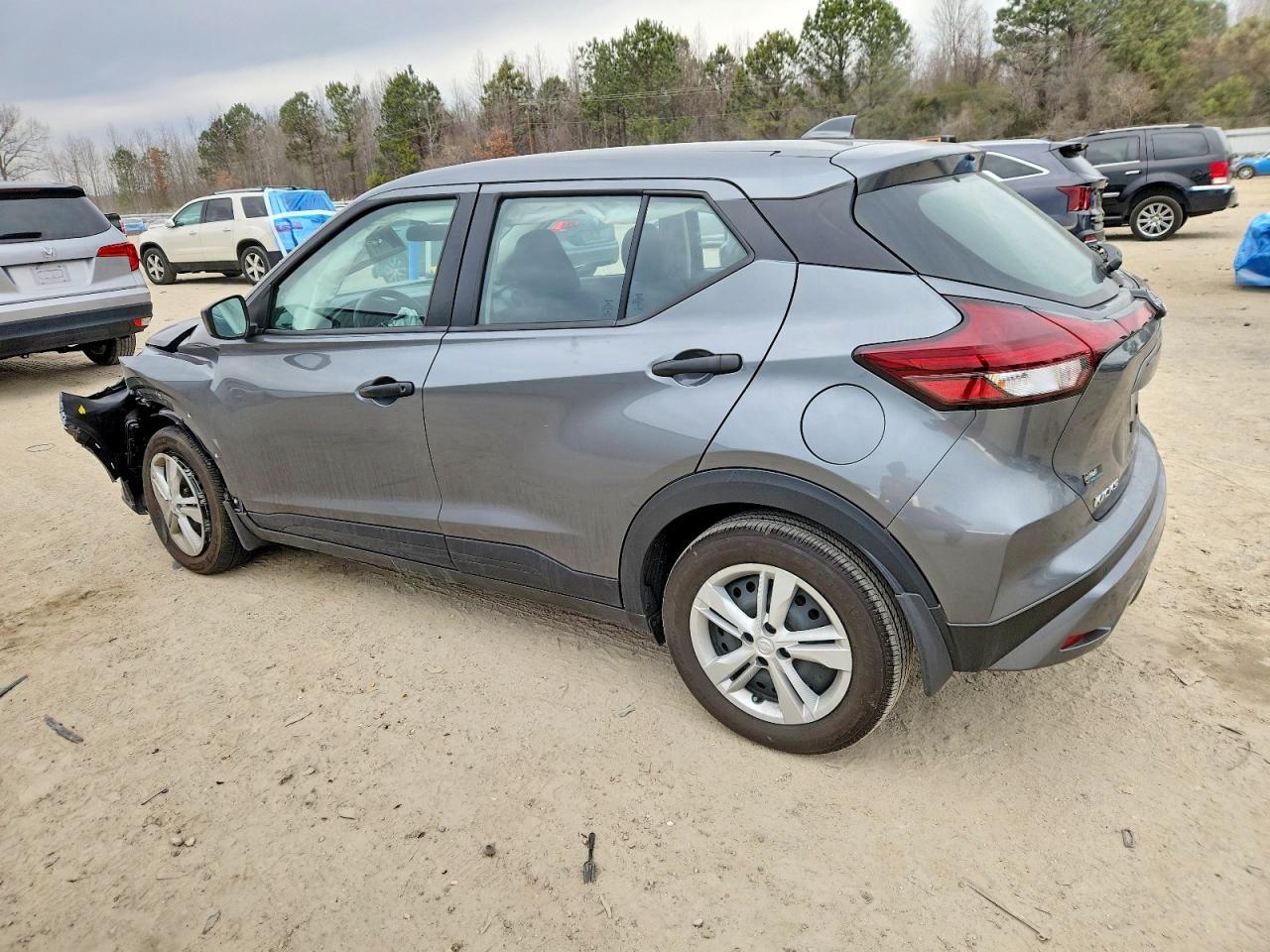 2025 Nissan Kicks Play s