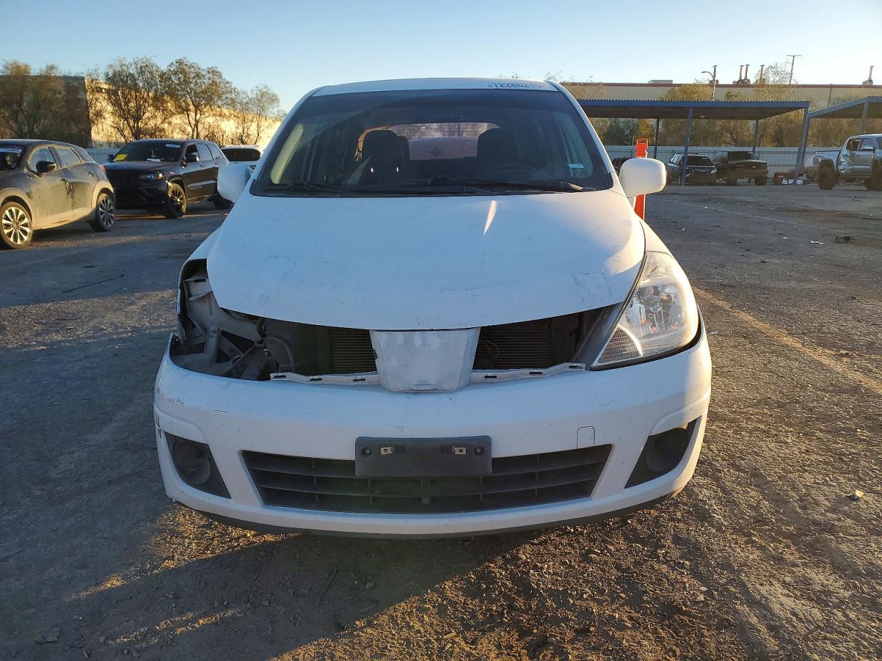 2011 Nissan Versa s