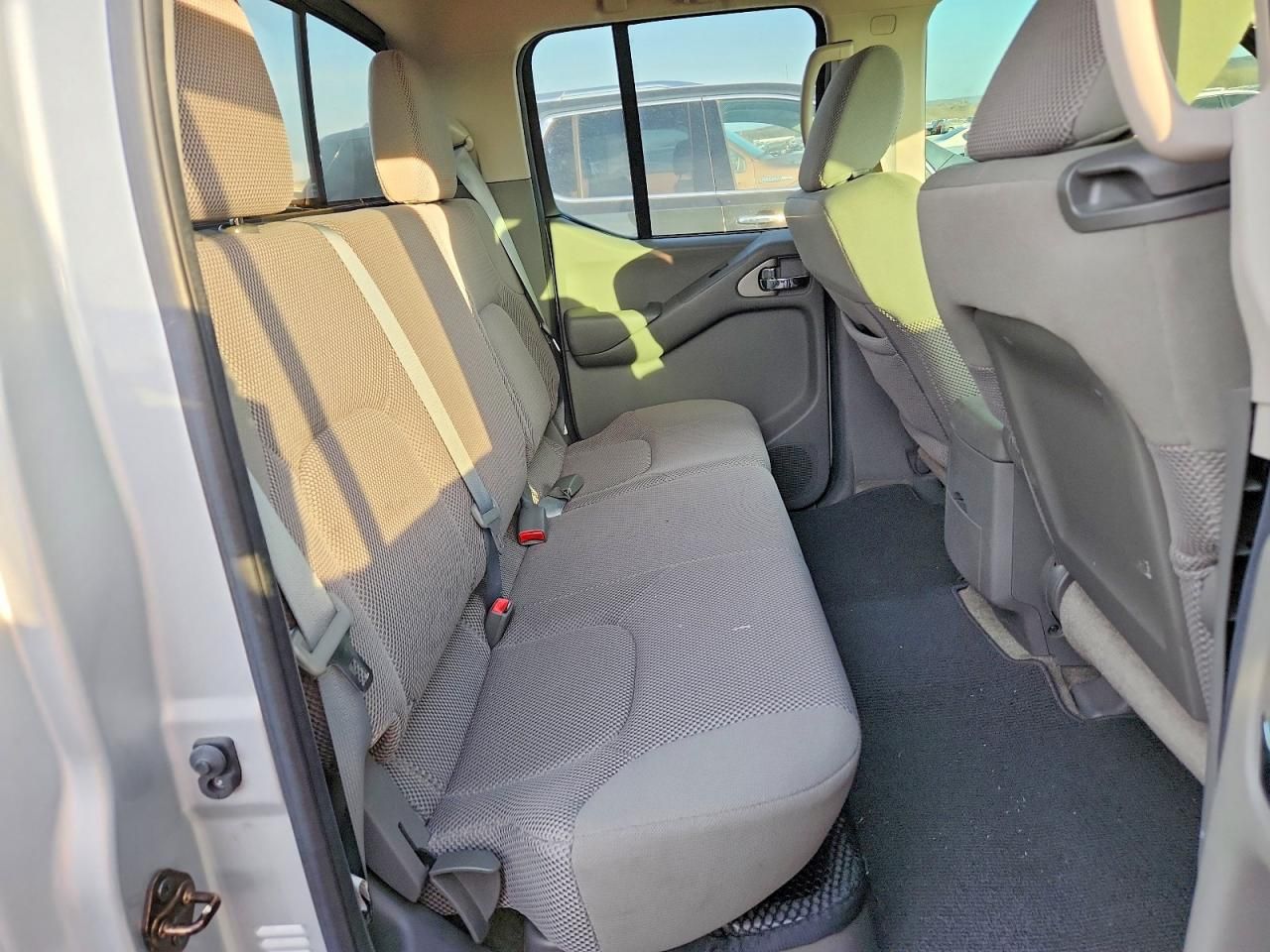 2014 Nissan Frontier s