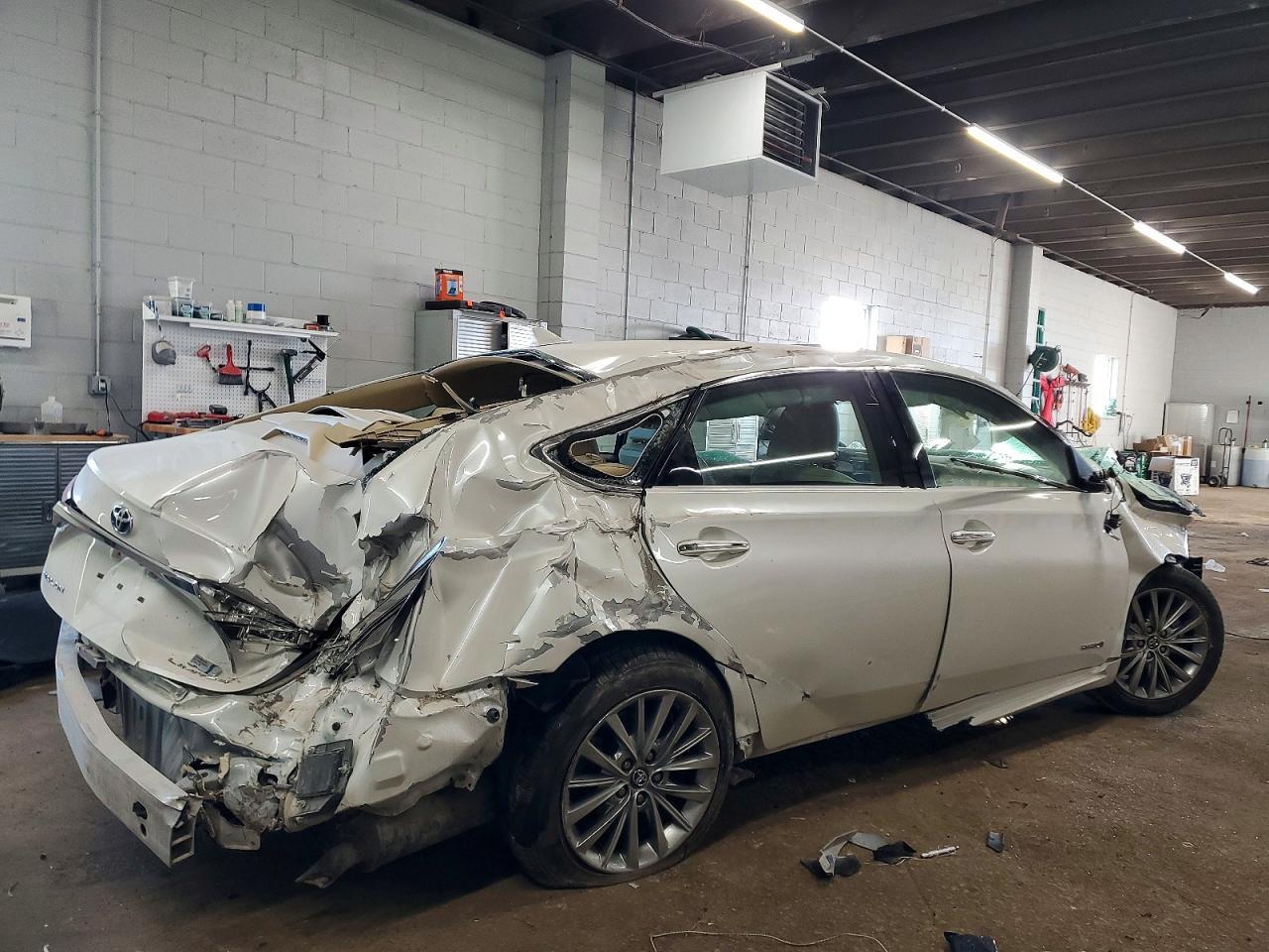 2016 Toyota Avalon Hybrid