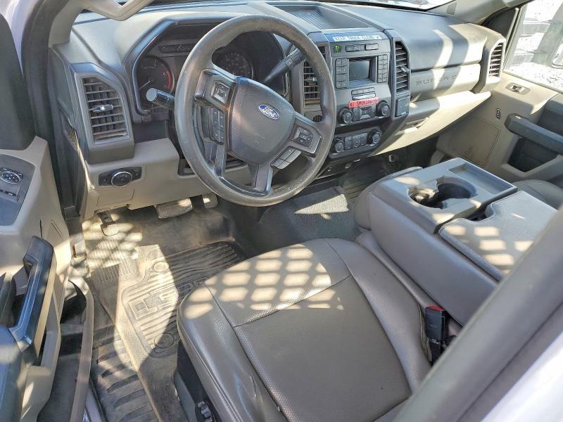 2020 Ford F350 Super Duty Flatbed Truck