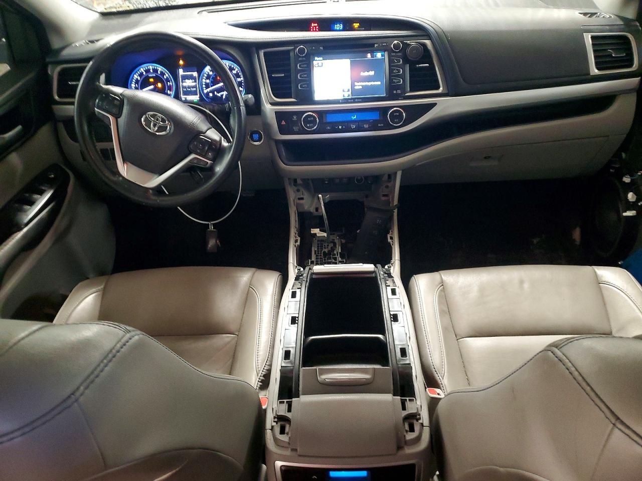 2018 Toyota Highlander se