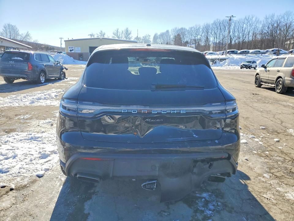 2023 Porsche Macan Base