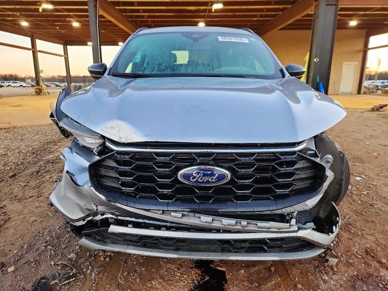 2024 Ford Escape st Line