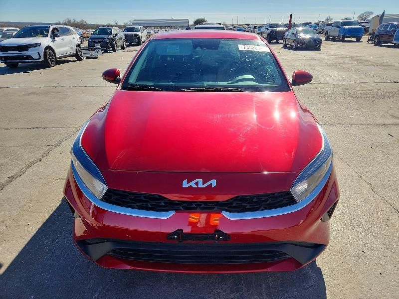 2024 KIA Forte lx