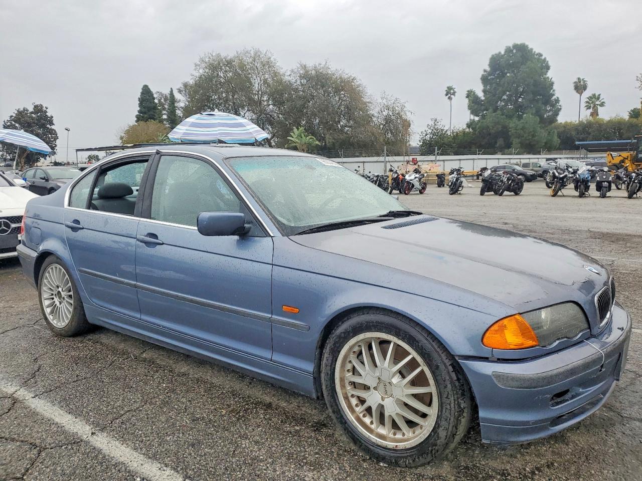 2001 BMW 330 i