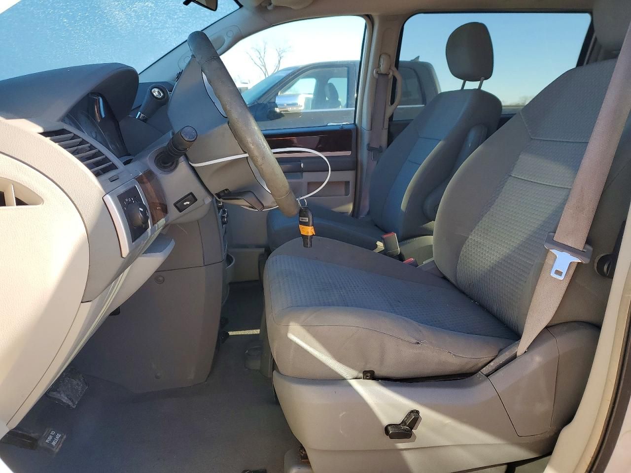 2010 Chrysler 2010 Chry Town & Country Touring l