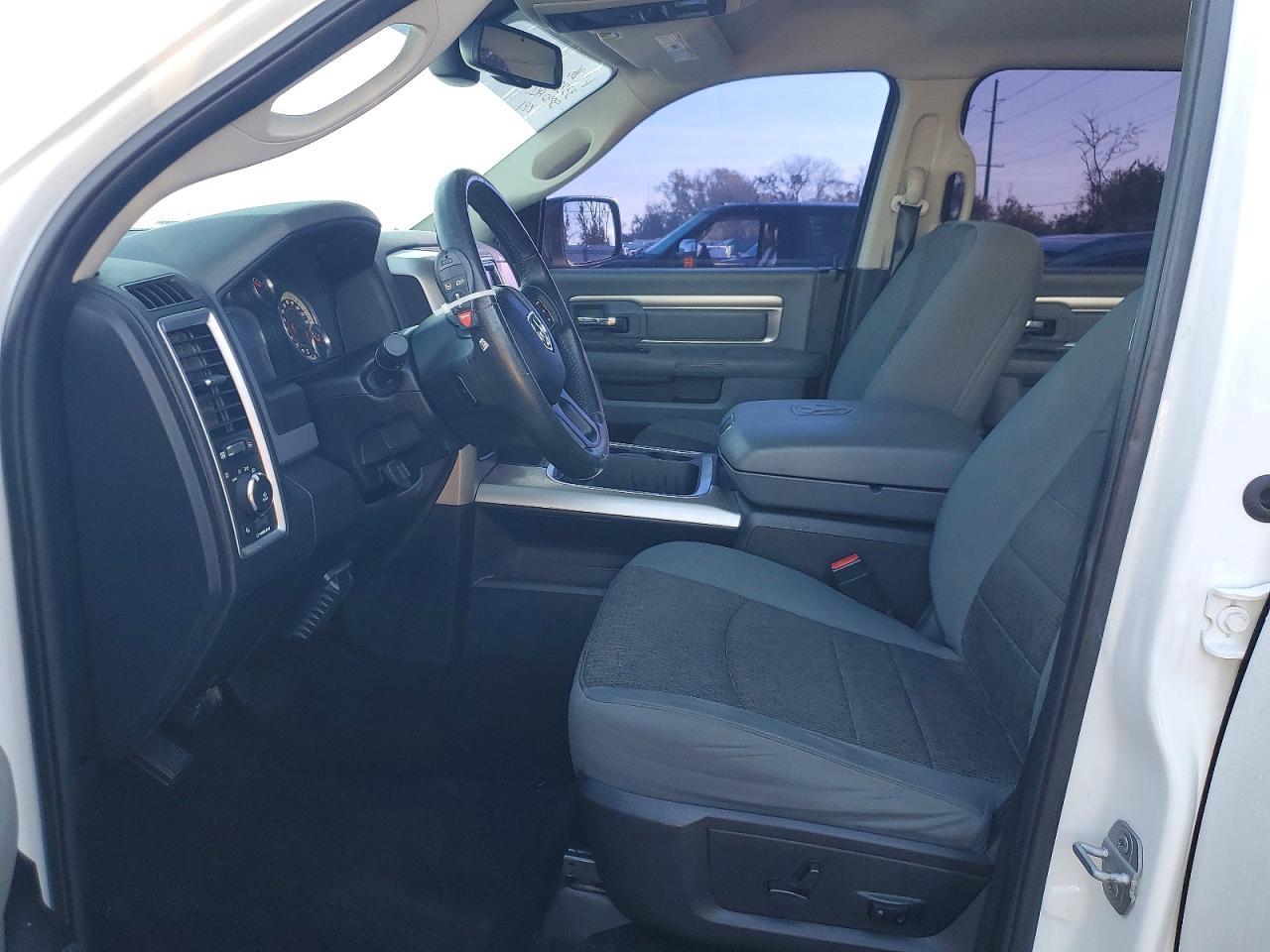 2016 Dodge Ram 1500 slt