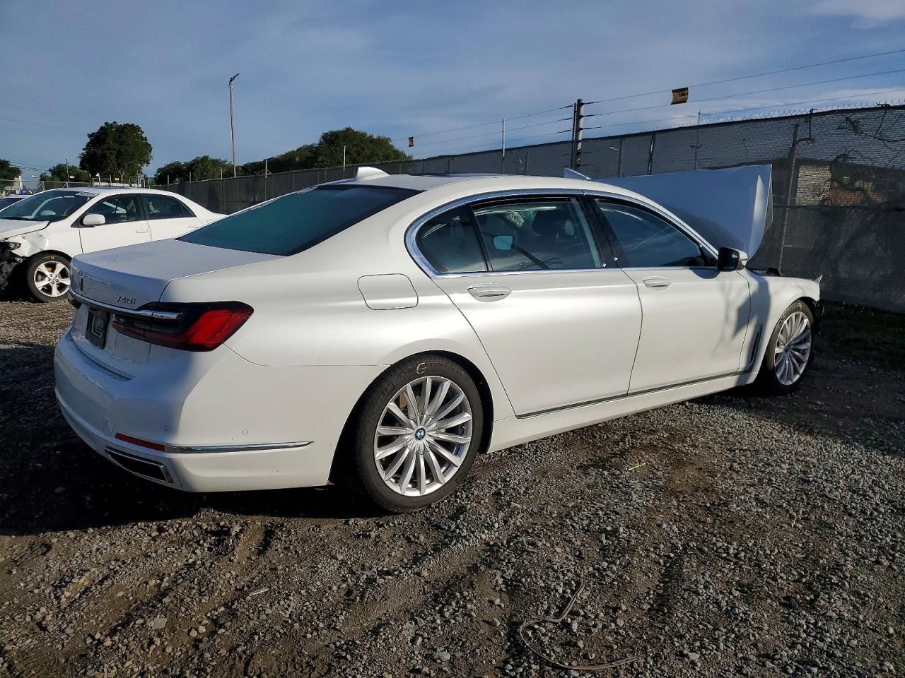2020 BMW 740 i