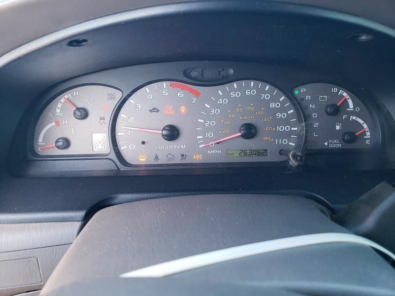 2002 Toyota Sequoia SR5