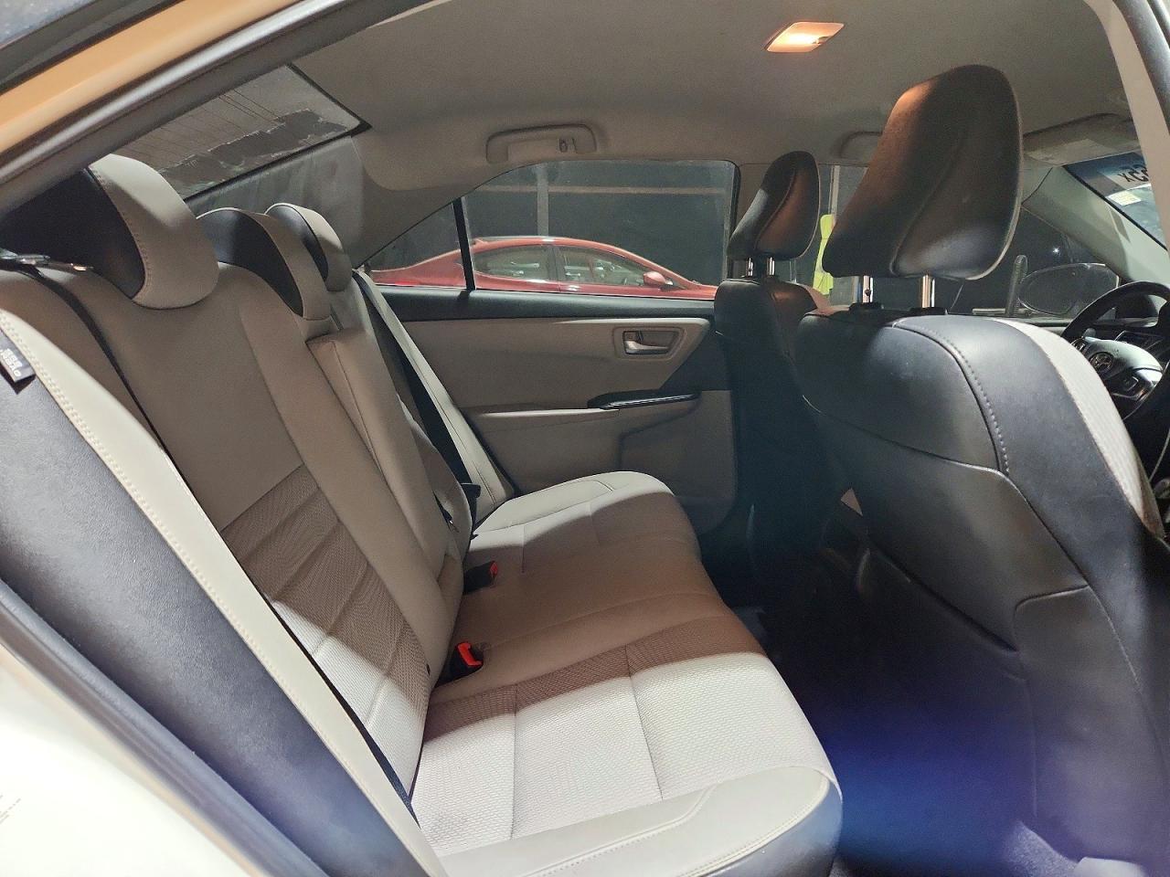 2016 Toyota Camry le