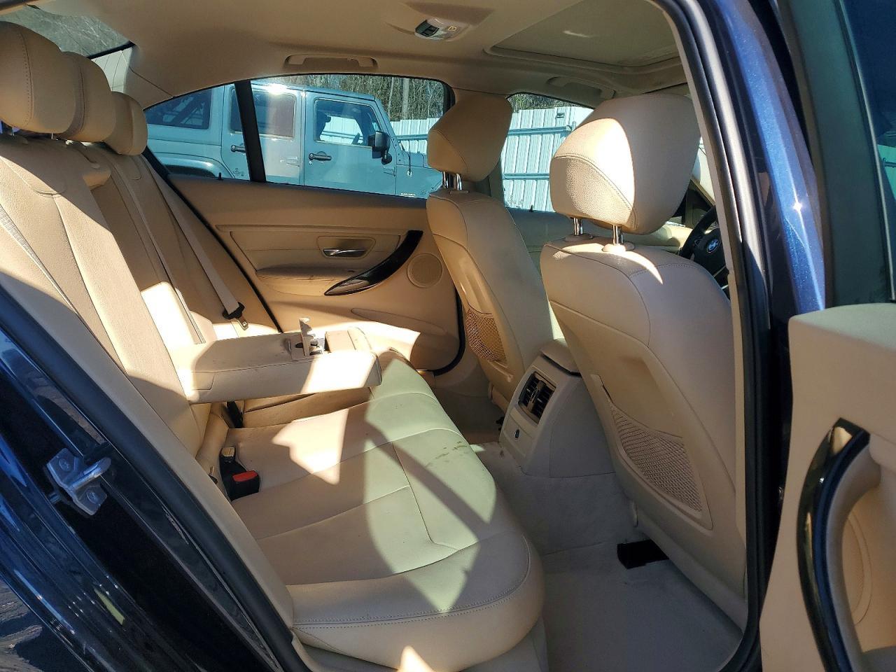 2015 BMW 328 i