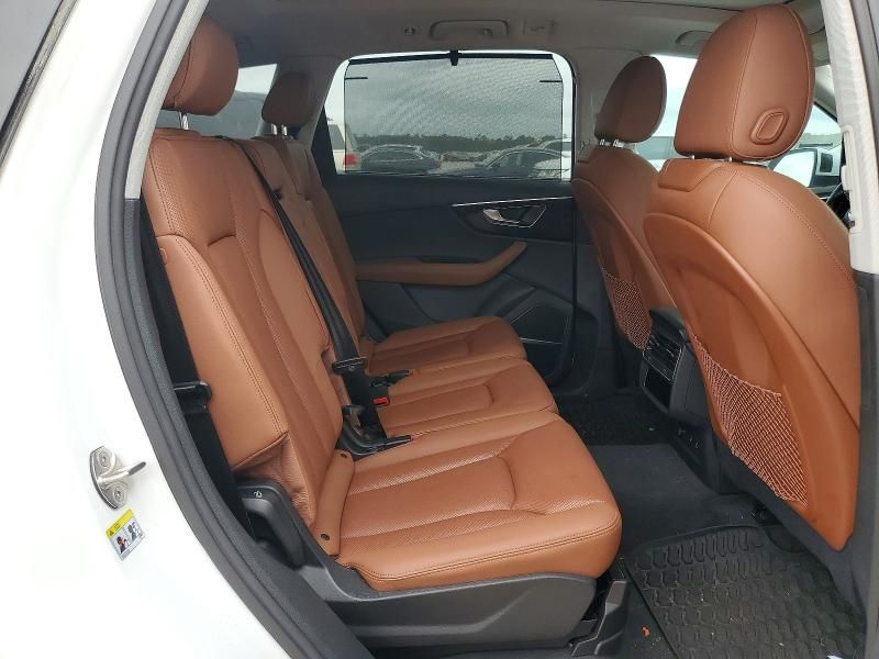 2023 Audi Q7 Premium Plus