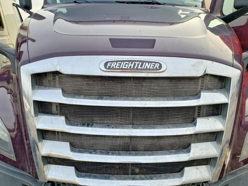 2020 Freigliner Cascadia 126