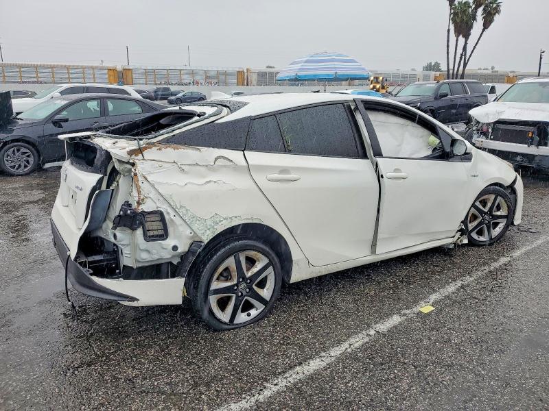 2016 Toyota Prius Three Touring