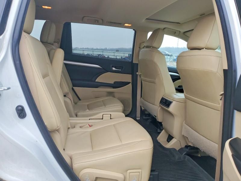 2017 Toyota Highlander se