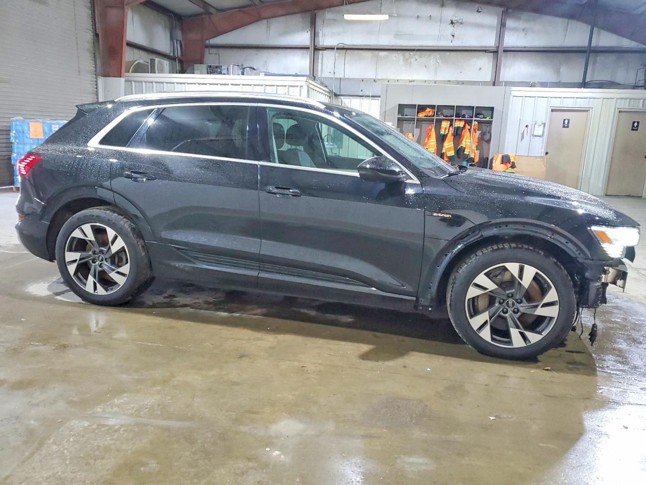 2023 Audi E-tron Premium Plus