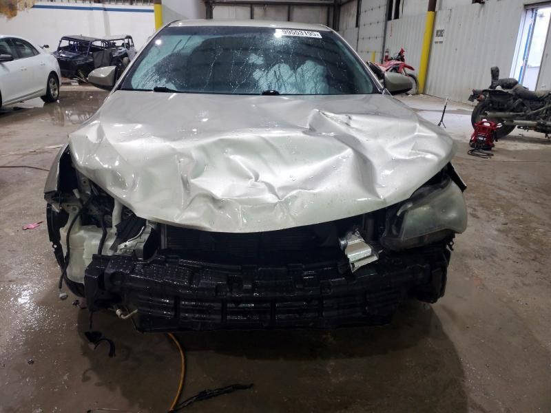 2016 Toyota Camry le