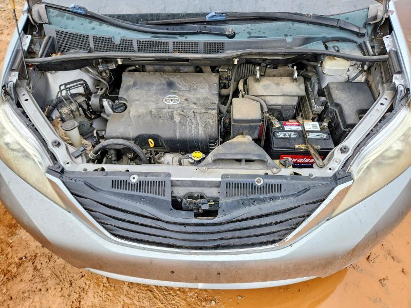 2011 Toyota Sienna le
