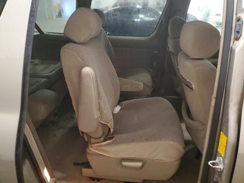 2000 Toyota Sienna le