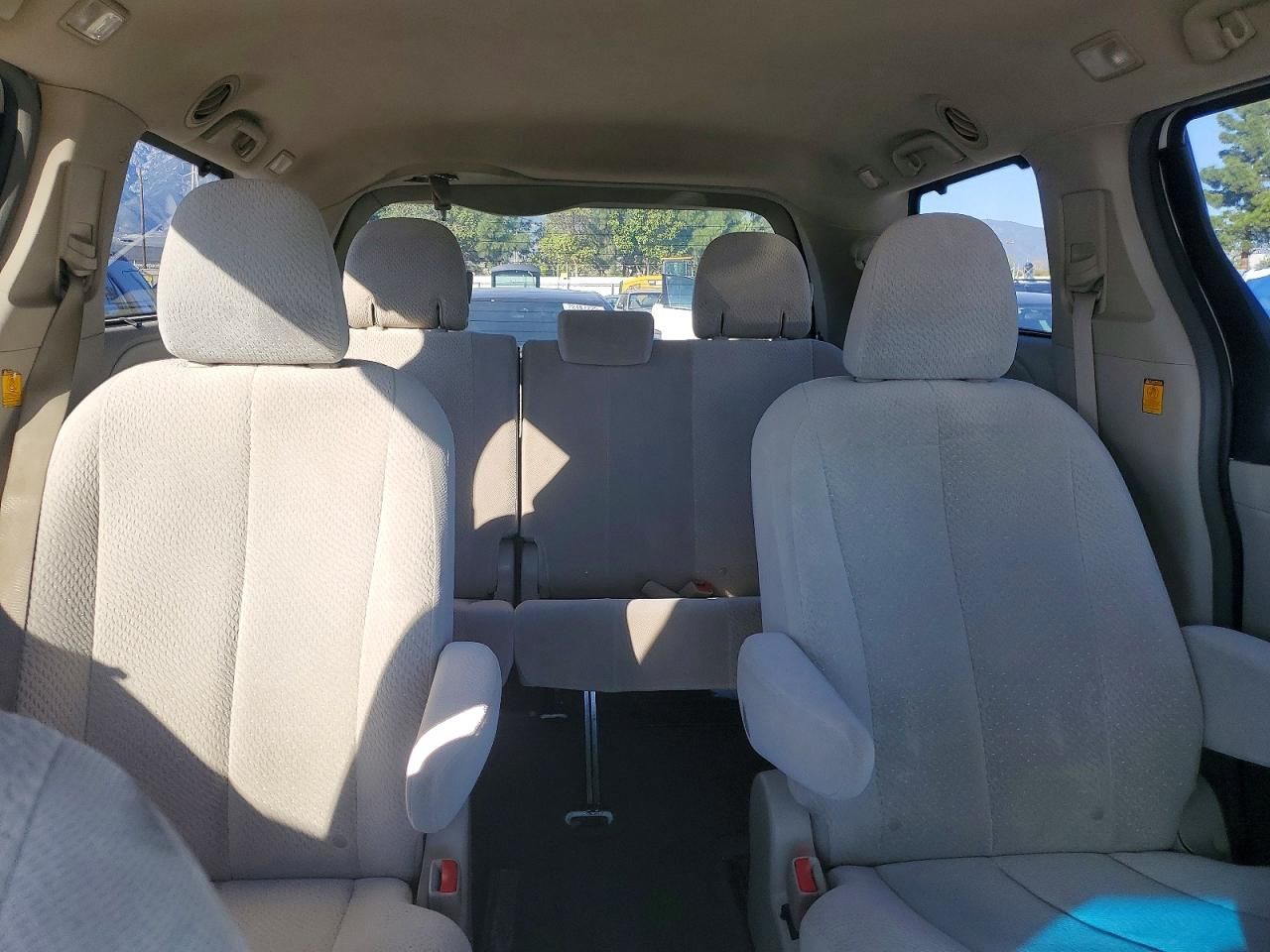 2011 Toyota Sienna le